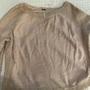 LIGHT PINK FREE PEOPLE SWEATER SIZE L! Never worn!